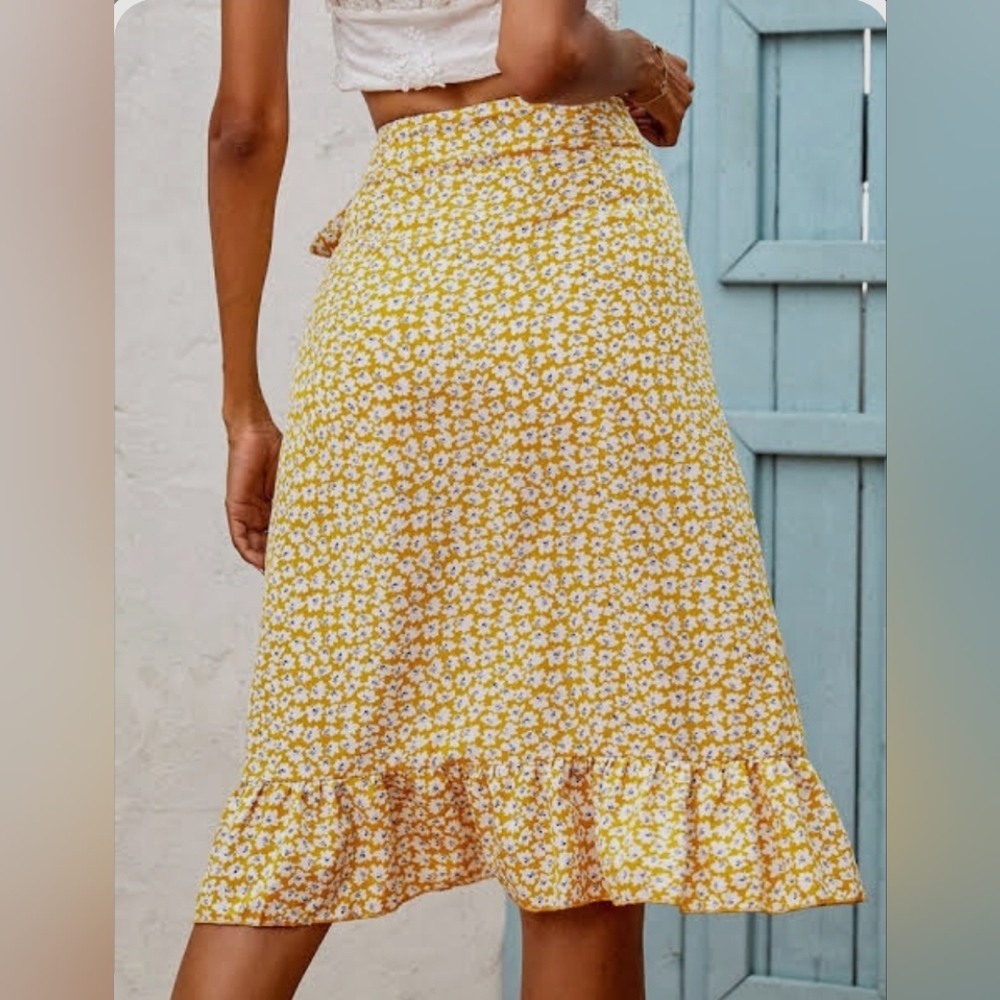 👗Woman Size S Shein Wrap Skirt👗 - Picture 2 of 8